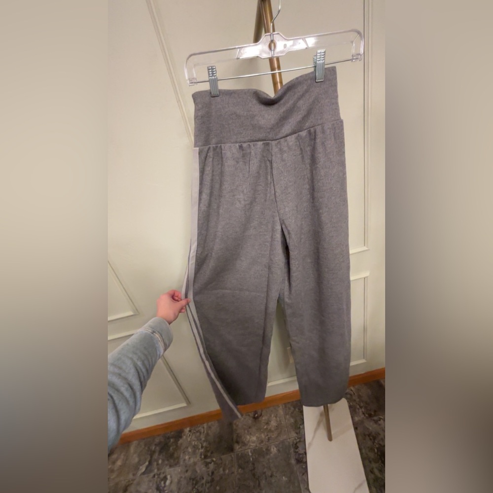 Halara Lounge Sweat Pant Small New in Package Ribbed High Waist MSRP $53.95 - Picture 5 of 5